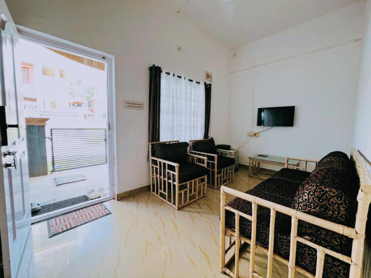 Hegde Residency Villa Chikmagalur Exterior photo